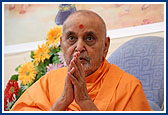 Swamishri's Africa Visit, Dar-es-Salaam. Tanzania - 
