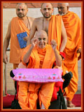 Diwali Celebration with Pramukh Swami Maharaj, Gondal,2009 - 