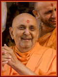 Diwali Celebration with Pramukh Swami Maharaj, Gondal,2009 - 