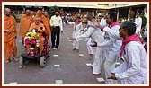 Devotees from Badalpur area sings bhajans and play traditional musical instruments 