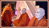 Swamishri performs murti-pratishtha rituals for the mandir of Chansad