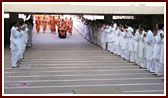 Swamishri arrives for darshan at Yogi Smruti Mandir