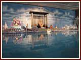 Swamishri blesses the assembly