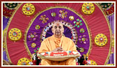  Swamishri blesses the Rakshabandhan festival assembly