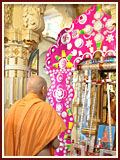  Swamishri engaged in Thakorji's darshan