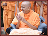  A skit presentation before Swamishri