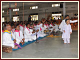  Badalpur satsang mandal sing kirtans in traditional style