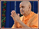   Swamishri blesses all