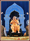  Swamishri bids Jai Swaminarayan to all