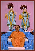  Swamishri during the satsang assembly