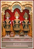  Bhagwan Swaminarayan, Aksharbrahma Gunatitanand Swami and Shri Gopalanand Swami