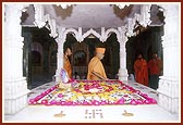  Swamishri performs pradakshina of Yogi Smruti Mandir