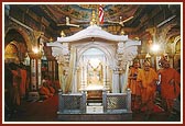  Swamishri performs pradakshina of Akshar Deri