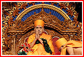 Swamishri was honored with a garland