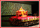 Sadhu Initiation Ceremony - Swamishri's morning puja 