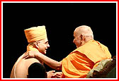 Sadhu Initiation Ceremony - Swamishri gives Gurumantra to newly initiated sadhus