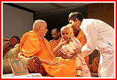 Sadhu Initiation Ceremony - Swamishri blesses kids for janoi