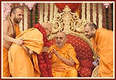 Morning Puja, 28 November 2006, Bochasan - 