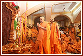 Morning Puja, 28 November 2006, Bochasan - 
