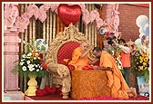 Morning Puja, 28 November 2006, Bochasan - 