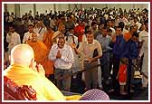 Swamishri gives 