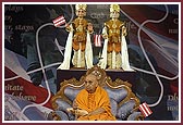 Swamishri seated in the Kishore-Kishori Convention assembly 