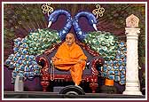 Swamishri at the Kirtan Bhakti Din Assembly