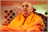  Swamishri gives his blessings in the Yogi Jayanti Festival
