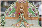  Harikrishna Maharaj adorned in beautiful garments