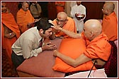  Swamishri meets a wide range of devotees and well-wishers