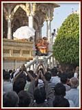 Pramukh Swami Maharaj in Ahmedabad, 19 April 2010 