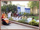 Pramukh Swami Maharaj in Ahmedabad, 19 April 2010 