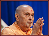 Pramukh Swami Maharaj in Ahmedabad, 19 April 2010 