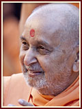 Pramukh Swami Maharaj in Ahmedabad, 19 April 2010 