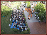 Pramukh Swami Maharaj in Ahmedabad, 24 April 2010 