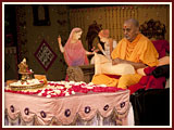 Pramukh Swami Maharaj in Ahmedabad, 24 April 2010 
