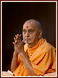 Pramukh Swami Maharaj in Ahmedabad, 24 April 2010 