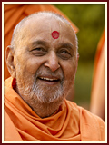 Pramukh Swami Maharaj in Ahmedabad, 24 April 2010 