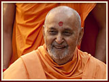 Pramukh Swami Maharaj in Ahmedabad, 24 April 2010 