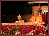 Pramukh Swami Maharaj in Ahmedabad, 25 April 2010 