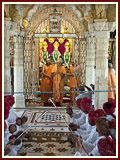 Pramukh Swami Maharaj in Ahmedabad, 25 April 2010 
