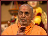 Pramukh Swami Maharaj in Ahmedabad, 25 April 2010 