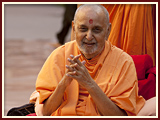 Pramukh Swami Maharaj in Ahmedabad, 25 April 2010 