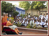 Pramukh Swami Maharaj in Ahmedabad, 27 April 2010 