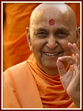 Pramukh Swami Maharaj in Ahmedabad, 27 April 2010 