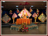 Pramukh Swami Maharaj in Ahmedabad, 22 April 2010 