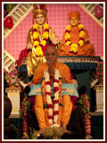 Pramukh Swami Maharaj in Ahmedabad, 22 April 2010 