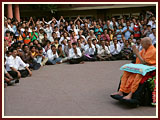 Pramukh Swami Maharaj in Ahmedabad, 22 April 2010 