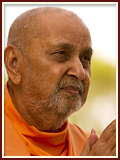 Pramukh Swami Maharaj in Ahmedabad, 22 April 2010 