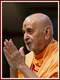 Pramukh Swami Maharaj in Ahmedabad, 22 April 2010 
